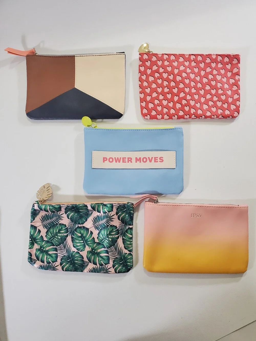 🟢 IPSY Bags Set of 5 Assorted Cosmetic Bags Colorblock Heart Power Moves Leaf